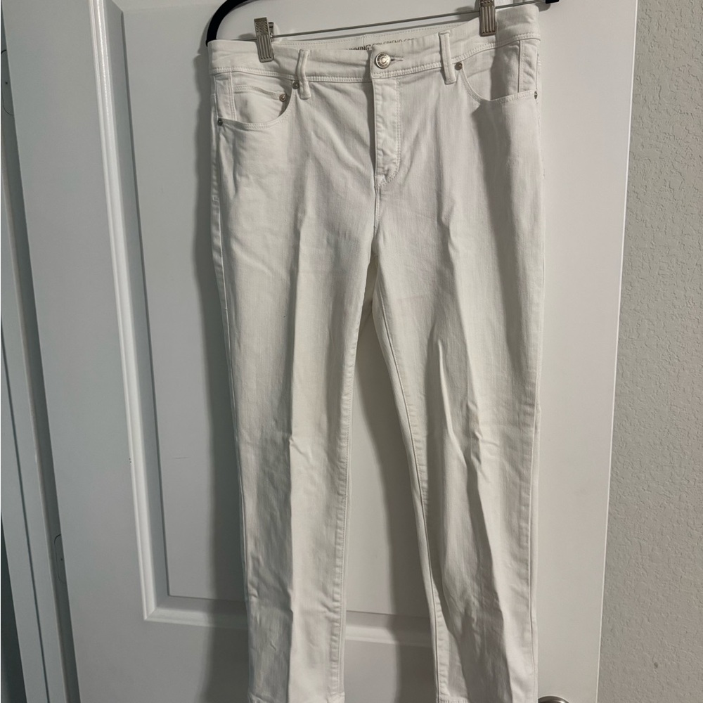 Chico’s So Slimming Girlfriend White Women's Jeans. Size .05